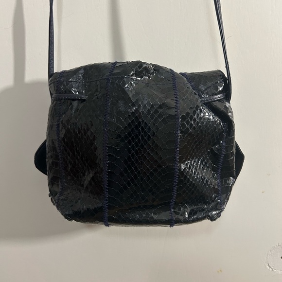 Elegant navy Textured Women's Shoulder Bag - Picture 6 of 7